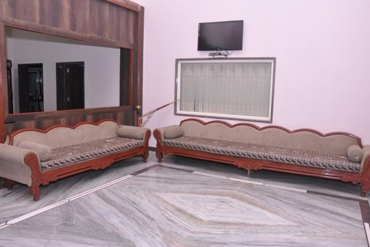 Hotel Amar Palace Ābu Road Extérieur photo