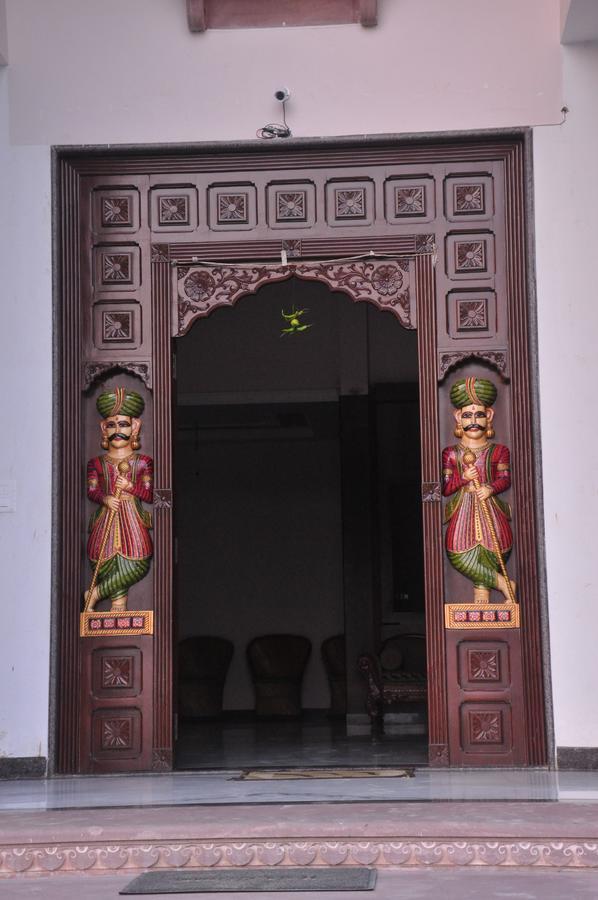 Hotel Amar Palace Ābu Road Extérieur photo